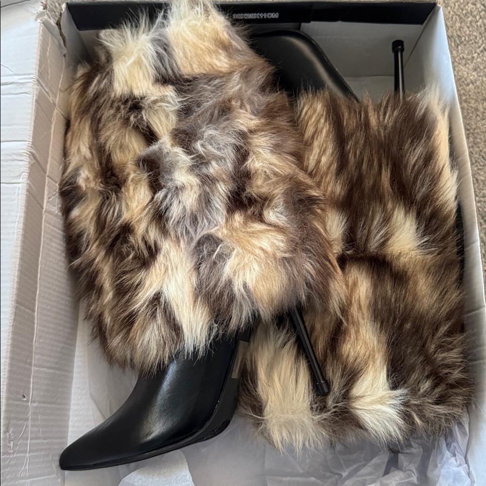 Marquette Faux Fur Overlay Booties NEW 🏷️ - Picture 6 of 11